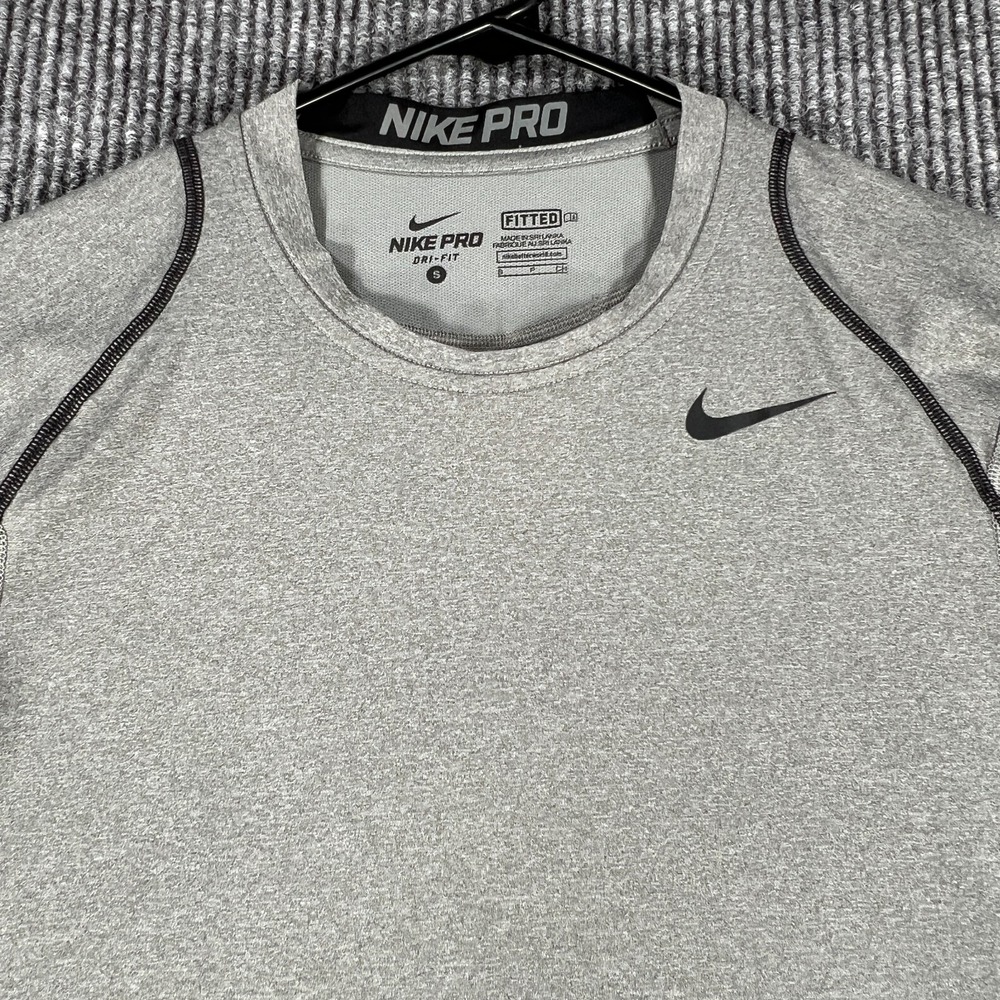 Nike Pro Shirt Mens Small Gray Short Sleeve Fitted Casual Workout Active Run